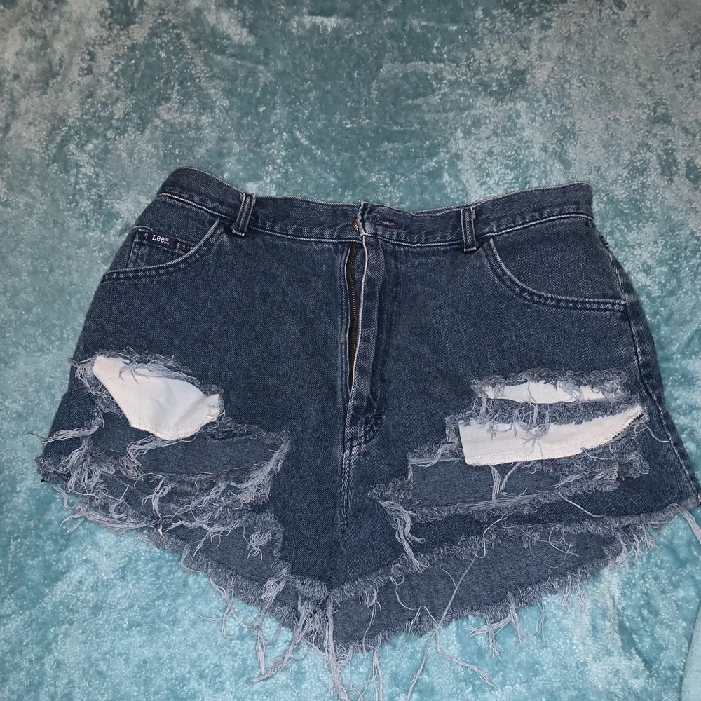 High Waisted Shorts Distressed & Ripped - Picture 3 of 4
